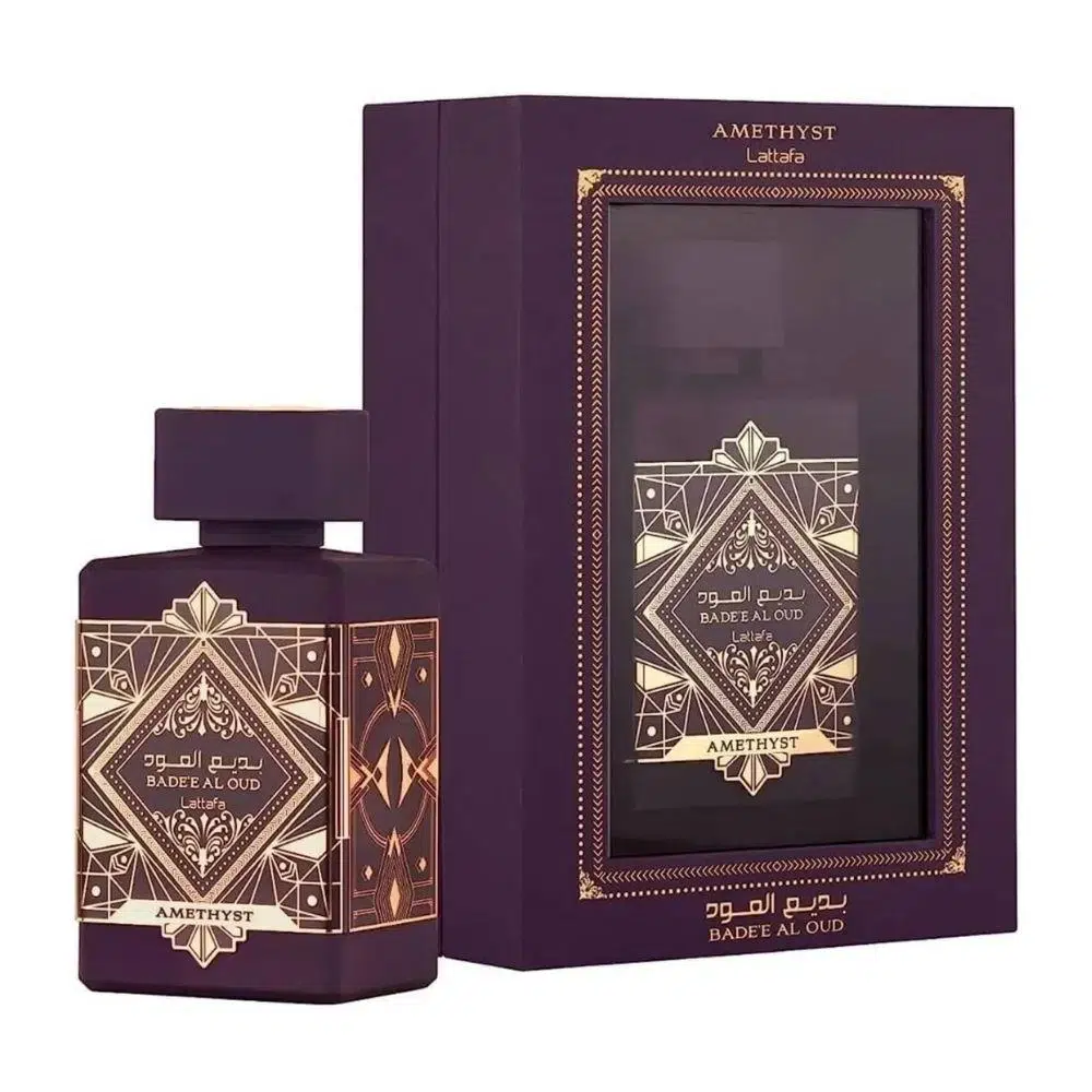 Lattafa Bade'e Al Oud Amethyst kalıcı yapısıyla burada! Gül, öd ağacı, kehribar ve vanilya notalı en iyi sonbahar/kış unisex parfümünü keşfedin.